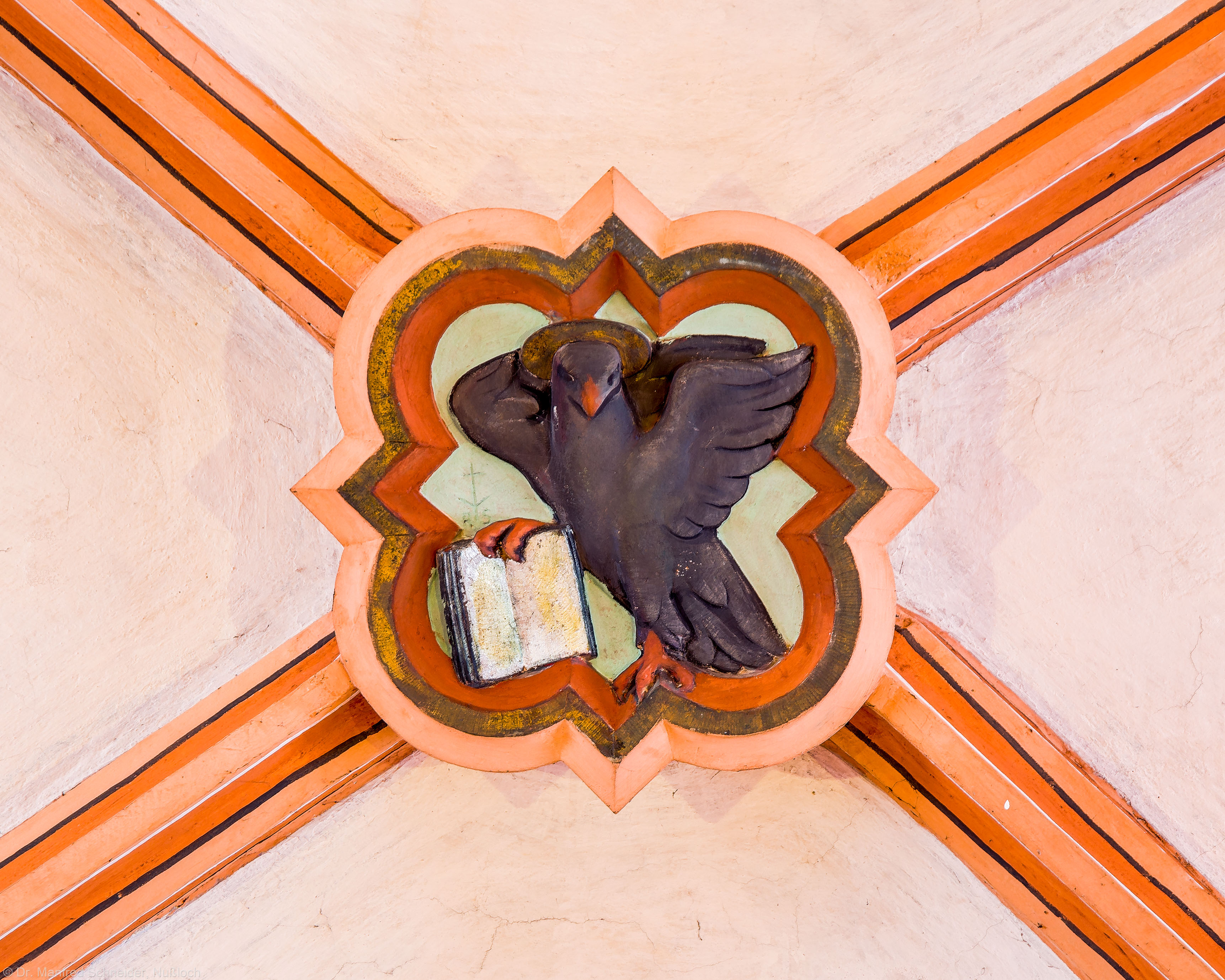 Heidelberg - Heiliggeistkirche - Mittelschiff - 1. Schlußstein, von Westen aus gezählt (aufgenommen im Januar 2013, am frühen Nachmittag)