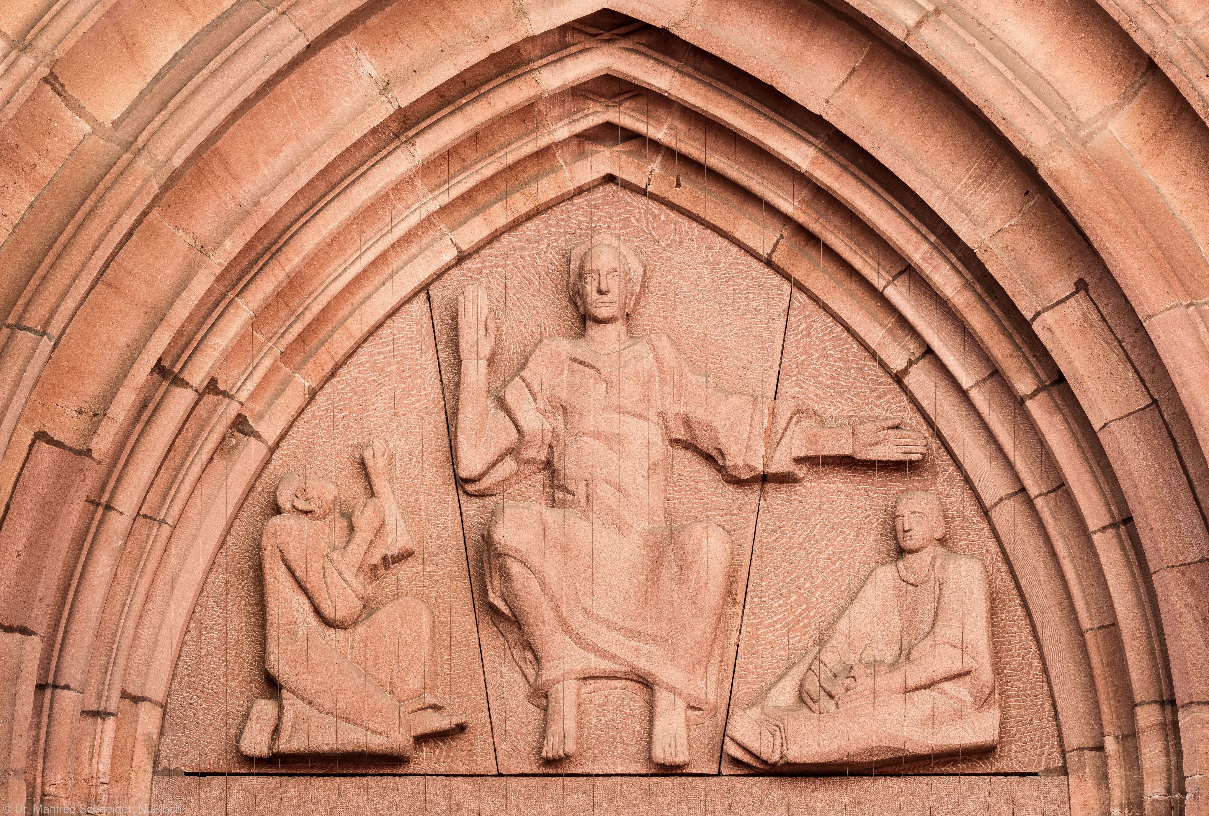 Heidelberg - Heiliggeistkirche - West-/Hauptportal - Tympanon von Edzard Hobbing (aufgenommen im April 2013, am späten Vormittag)