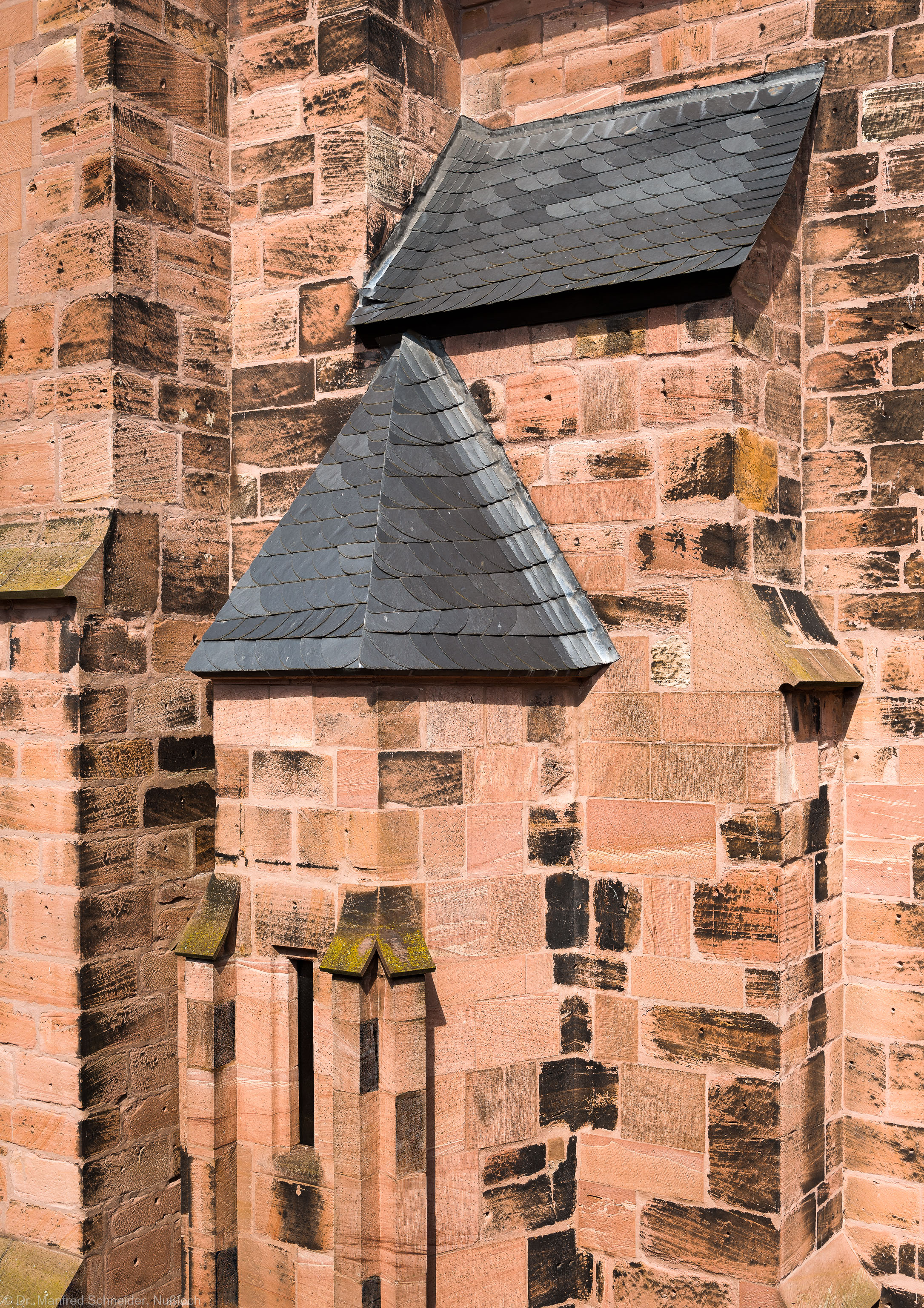 Heidelberg - Heiliggeistkirche - Aussen / West - Blick vom 3. Stock des Sozialamtes (im Haus Fischmarkt 2) auf die südliche Westfassade (aufgenommen im Juli 2013, am späten Nachmittag) Heidelberg - Heiliggeistkirche - Aussen / West - Blick vom 3. Stock des Sozialamtes (im Haus Fischmarkt 2) auf die südliche Westfassade (aufgenommen im Juli 2013, am späten Nachmittag)