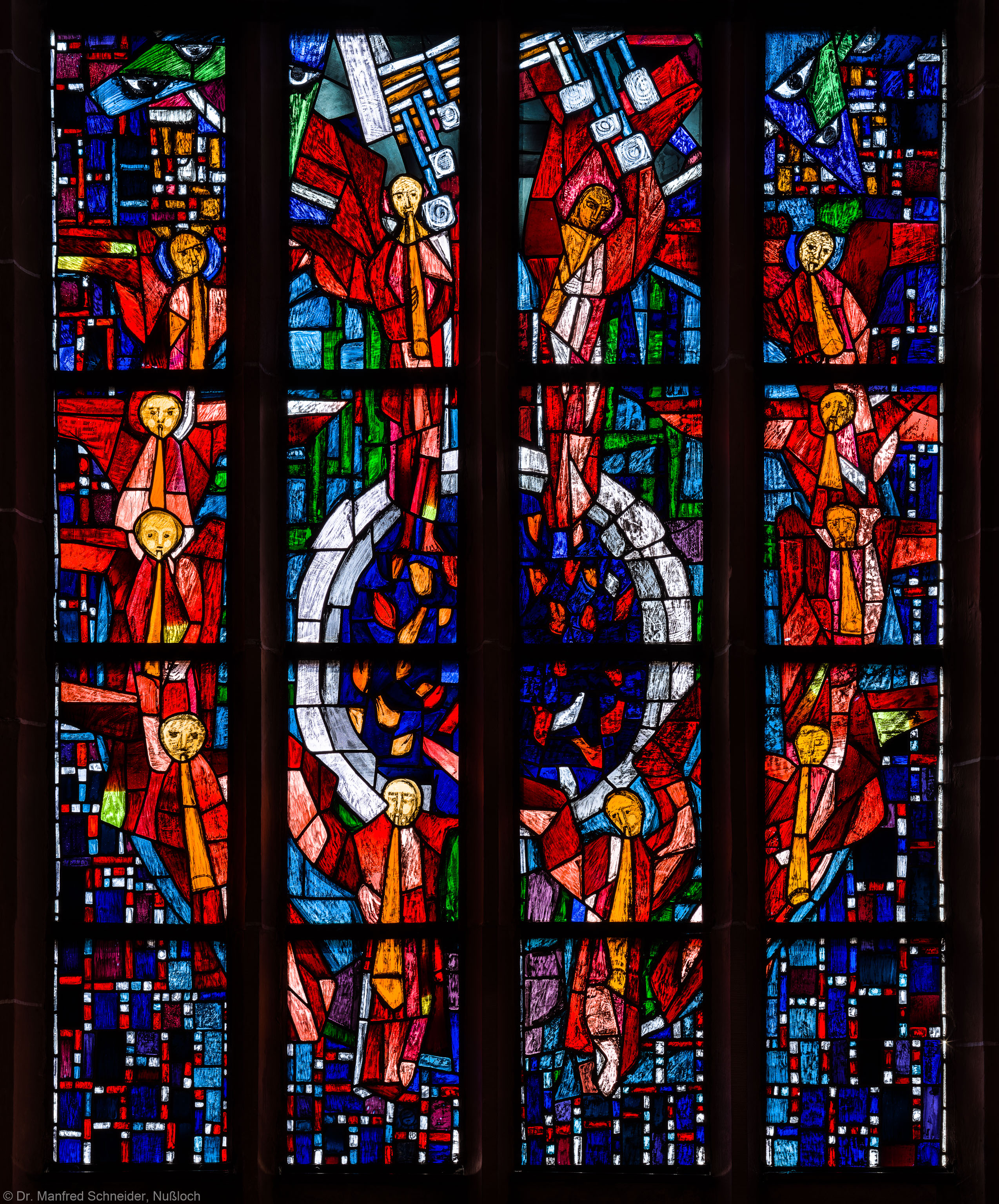 Heidelberg - Heiliggeistkirche - Westempore - Untere Hälfte des "Offenbarungsfensters" von Hans Gottfried von Stockhausen (aufgenommen im Juli 2013, am späten Nachmittag) Heidelberg - Heiliggeistkirche - Westempore - Untere Hälfte des "Offenbarungsfensters" von Hans Gottfried von Stockhausen (aufgenommen im Juli 2013, am späten Nachmittag)