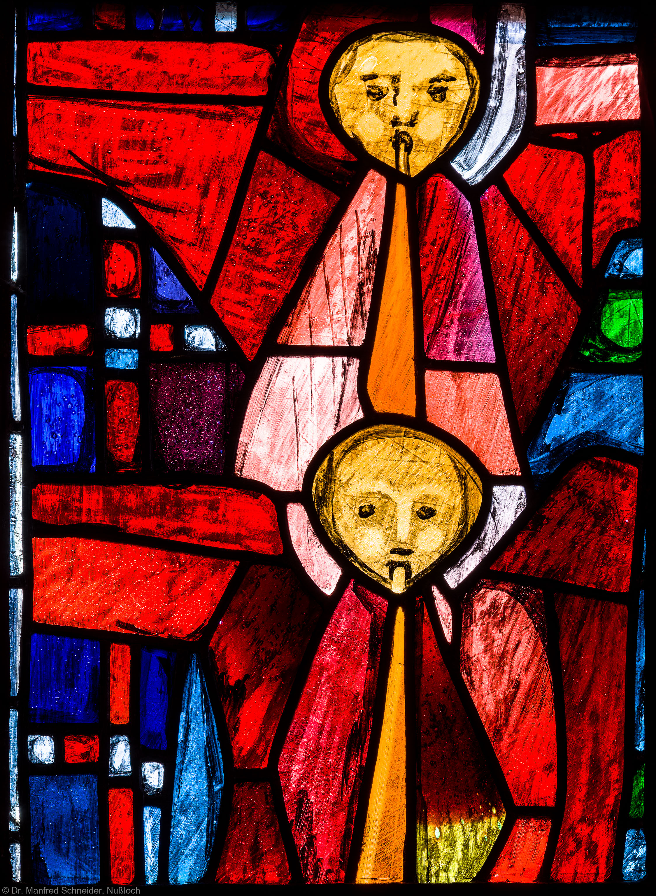 Heidelberg - Heiliggeistkirche - Westempore - Feld (4. Zeile, 1. Bahn) des "Offenbarungsfensters" von Hans Gottfried von Stockhausen (aufgenommen im Juli 2013, am späten Nachmittag) Heidelberg - Heiliggeistkirche - Westempore - Feld (4. Zeile, 1. Bahn) des "Offenbarungsfensters" von Hans Gottfried von Stockhausen (aufgenommen im Juli 2013, am späten Nachmittag)