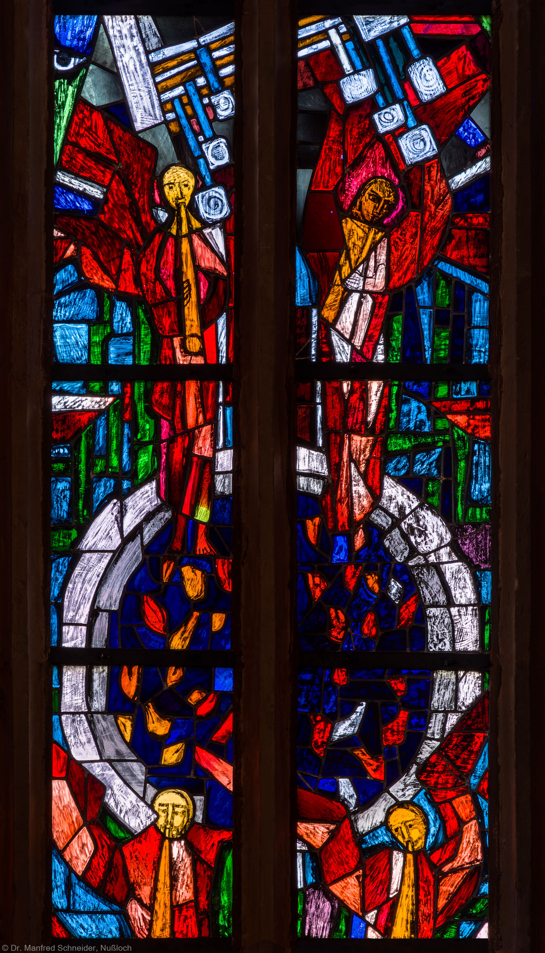 Heidelberg - Heiliggeistkirche - Westempore - Ausschnitt aus dem "Offenbarungsfenster" von Hans Gottfried von Stockhausen (aufgenommen im Mai 2014, am späten Vormittag) Heidelberg - Heiliggeistkirche - Westempore - Ausschnitt aus dem "Offenbarungsfenster" von Hans Gottfried von Stockhausen (aufgenommen im Mai 2014, am späten Vormittag)