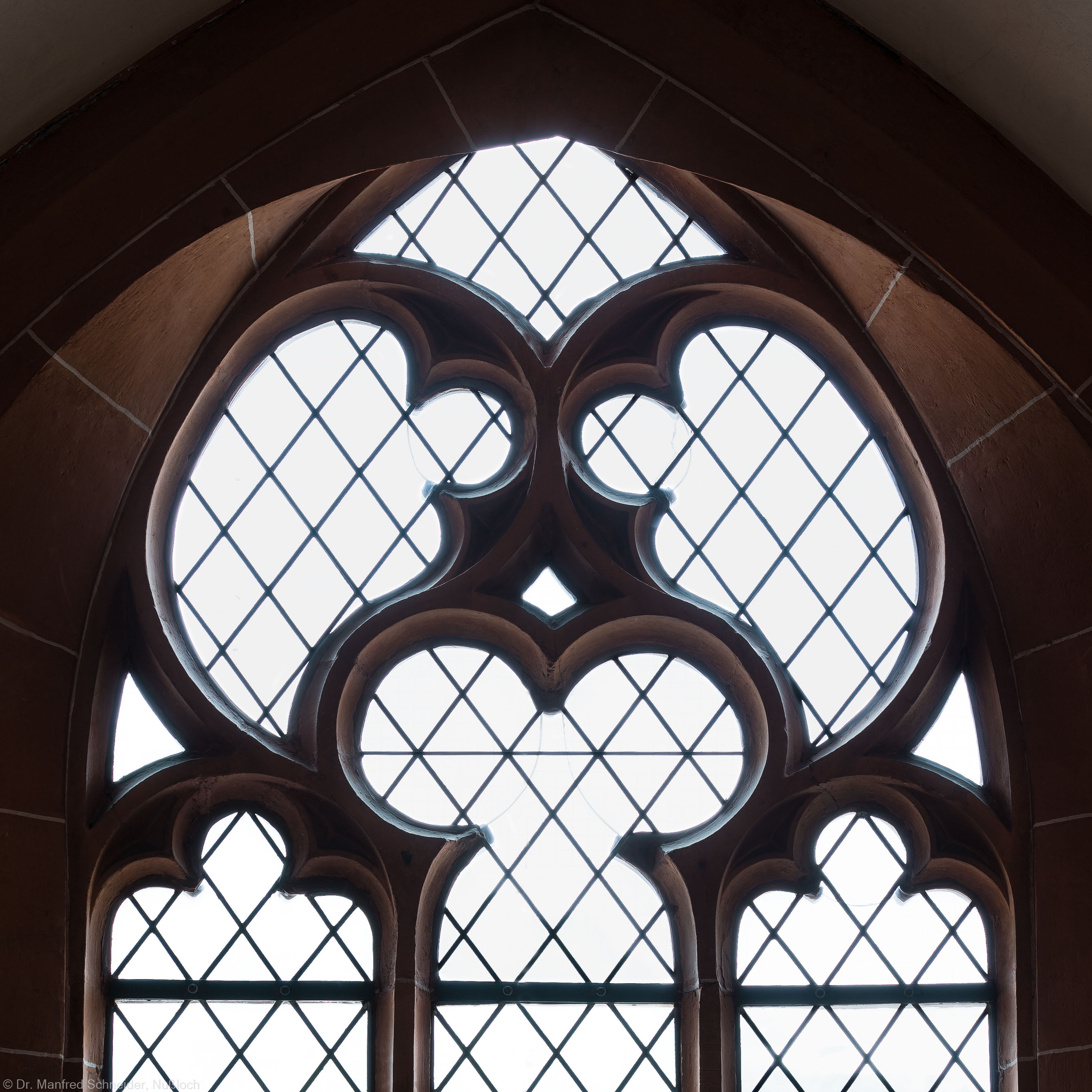 Heidelberg - Heiliggeistkirche - Nordempore - 4. Joch, von Westen aus gezählt - Fenstermaßwerk (aufgenommen im Mai 2015, am Nachmittag) Heidelberg - Heiliggeistkirche - Nordempore - 4. Joch, von Westen aus gezählt - Fenstermaßwerk (aufgenommen im Mai 2015, am Nachmittag)