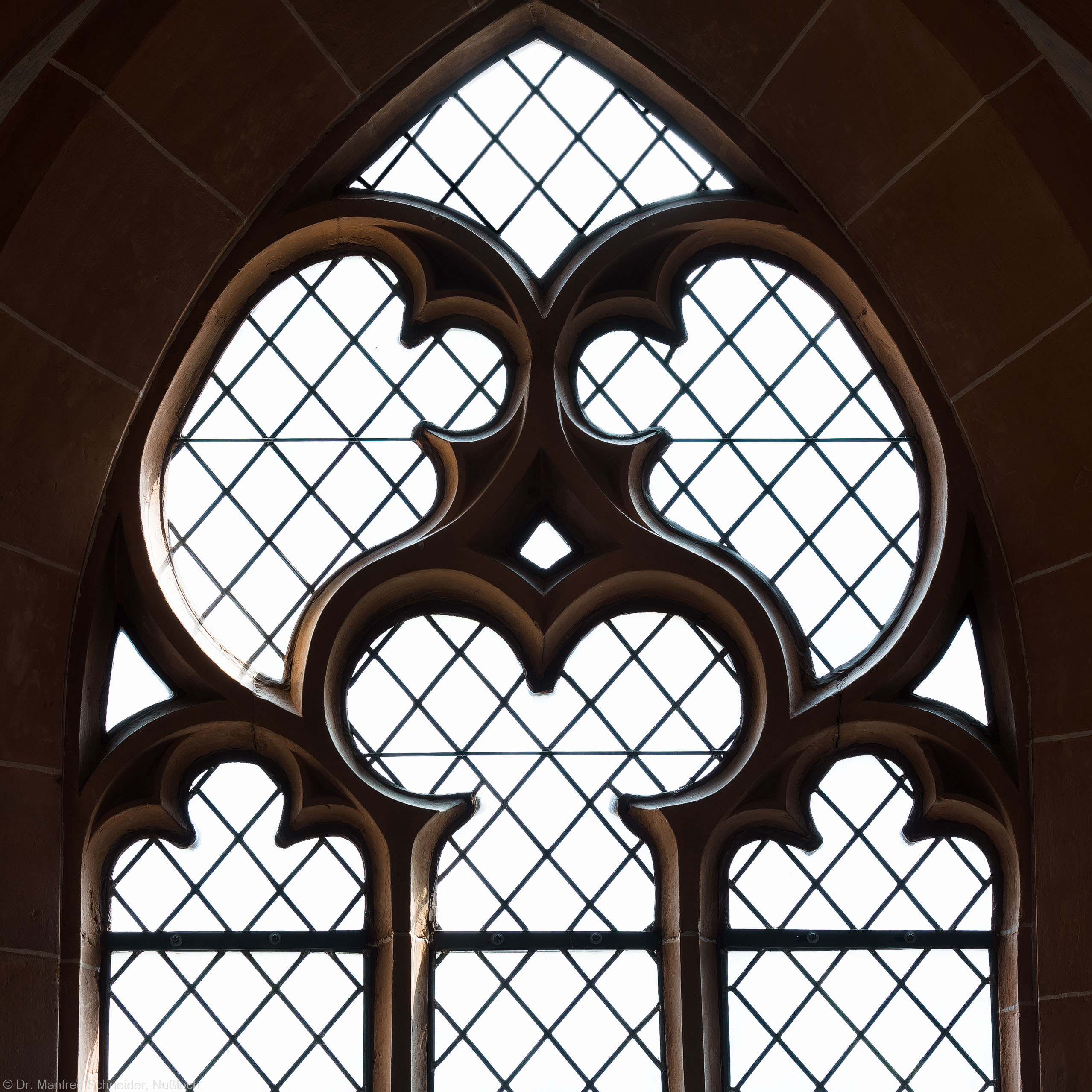 Heidelberg - Heiliggeistkirche - Südempore - 5. Joch, von Westen aus gezählt - Fenstermaßwerk (aufgenommen im Mai 2015, am Nachmittag) Heidelberg - Heiliggeistkirche - Südempore - 5. Joch, von Westen aus gezählt - Fenstermaßwerk (aufgenommen im Mai 2015, am Nachmittag)